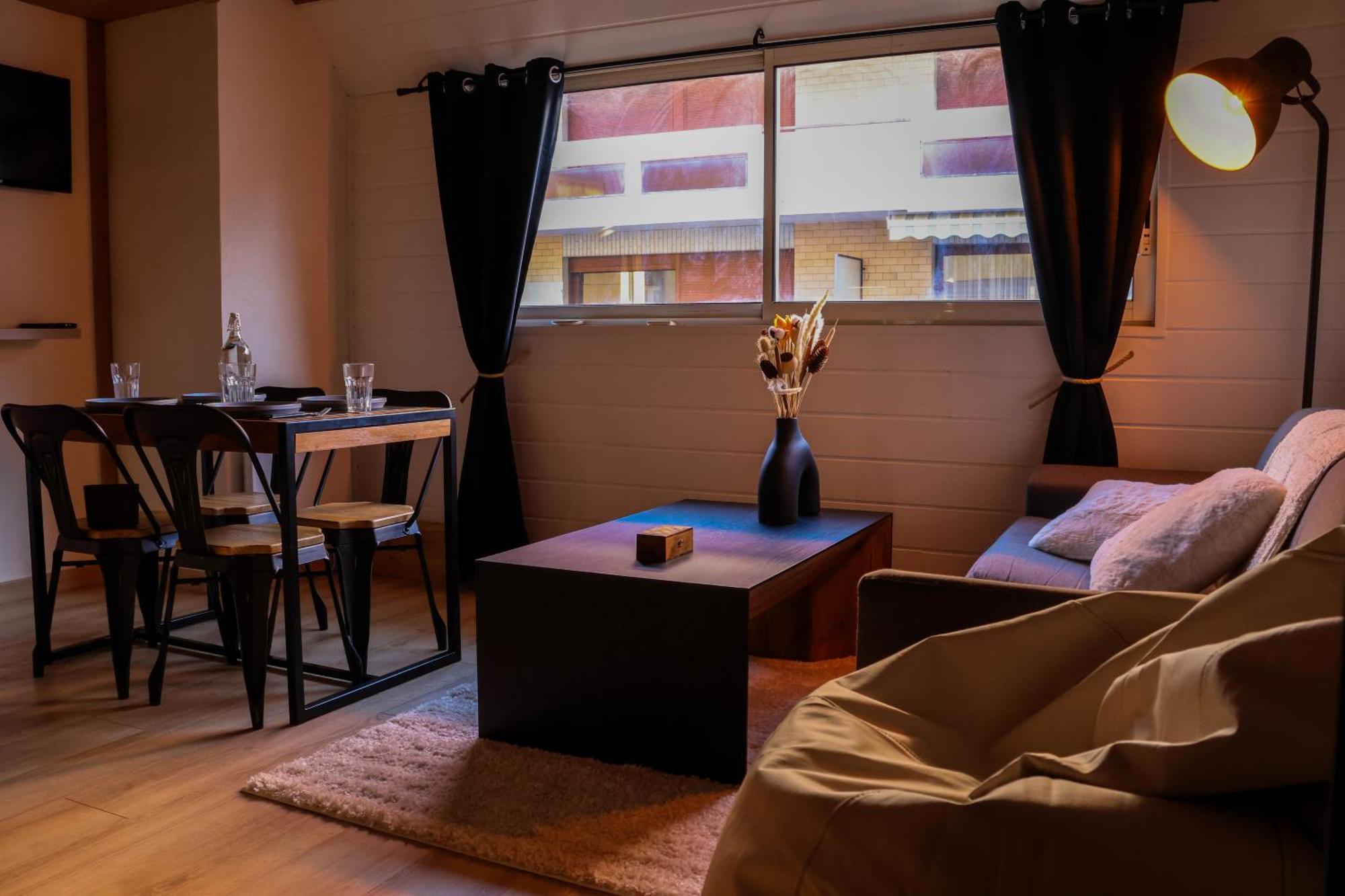Apartamento Ambiance Montagne, A Deux Pas De La Gare Cluses Exterior foto